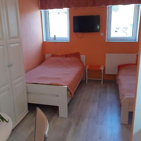 Wynajem apartamentów i pokoi. Ustronie Morskie Exterior foto